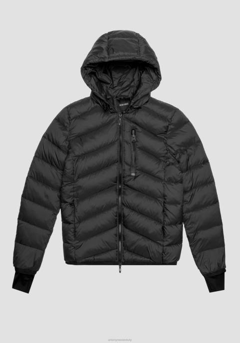Antony Morato mężczyźni Kurtka nylonowa o regularnym kroju z ekologiczną wyściółką Sorona Aura VNLT11 odzież czarny
