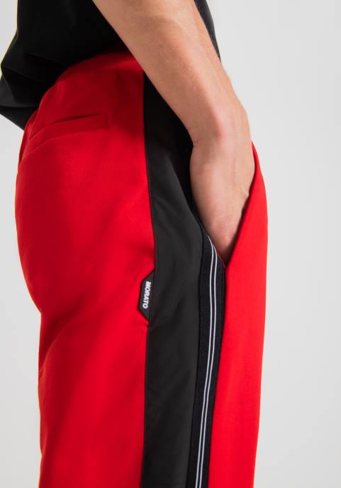 Antony Morato mężczyźni Spodnie dresowe o dopasowanym kroju z elastycznej bawełny z kontrastowym materiałem technicznym VNLT274 odzież czerwony